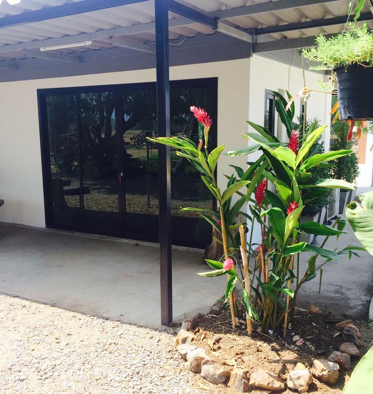 Ban Khok Krathiam Wanlapa Farmstay מראה חיצוני תמונה
